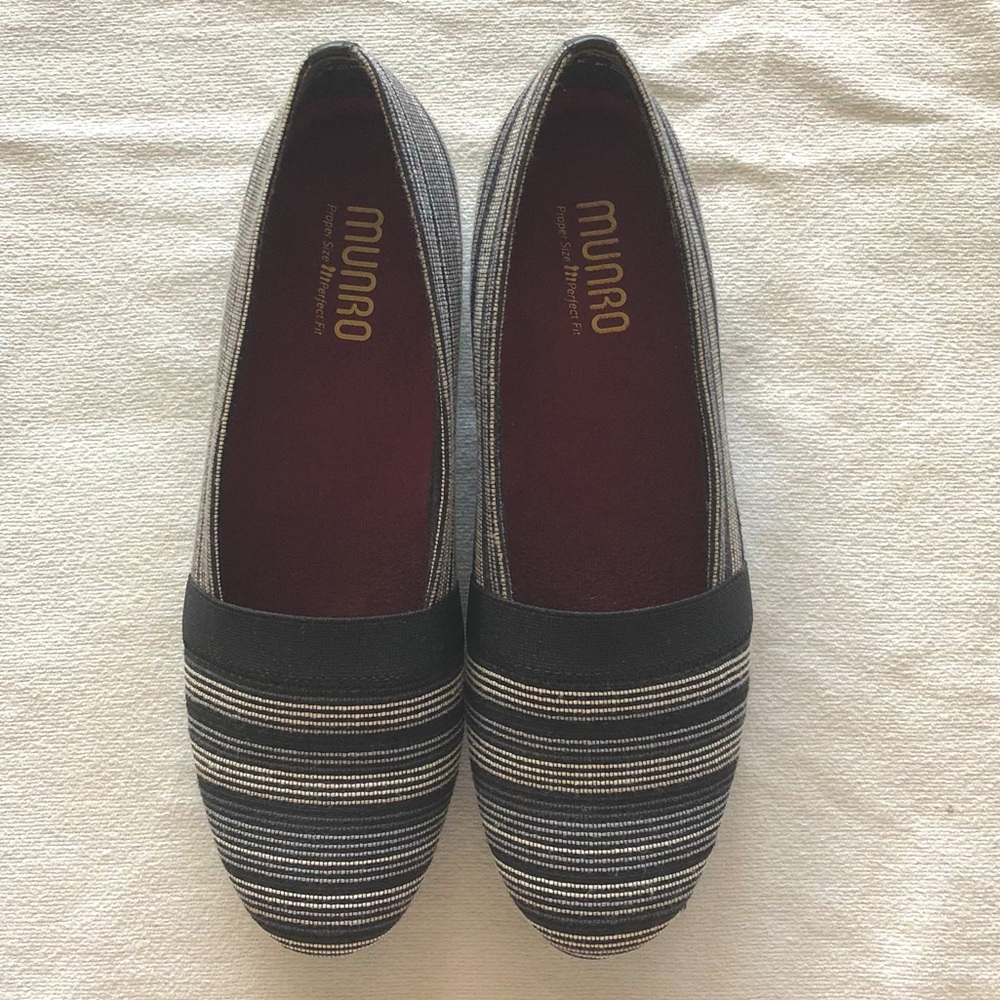 NEVER WORN!  Munro slip on shoes.
